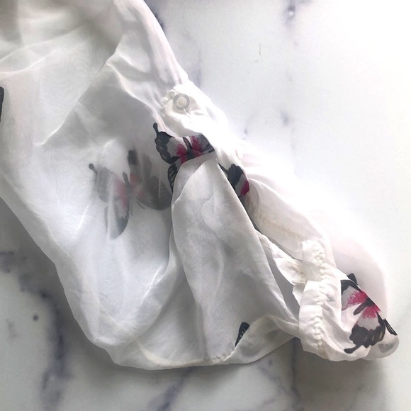 Lola Made in Italy White Butterfly Print Sheer Blouse Size Medium - Picture 10 of 16